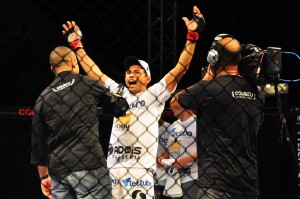 Coliseu Extreme Fight brinda o sucesso de mais um evento de MMA